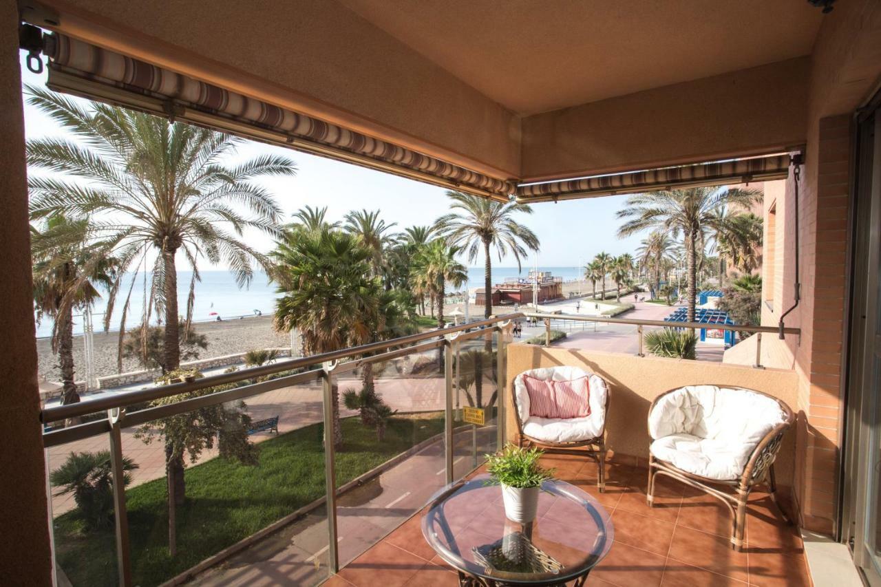 Deluxe Playa Pacifico Apartment Malaga Exterior photo