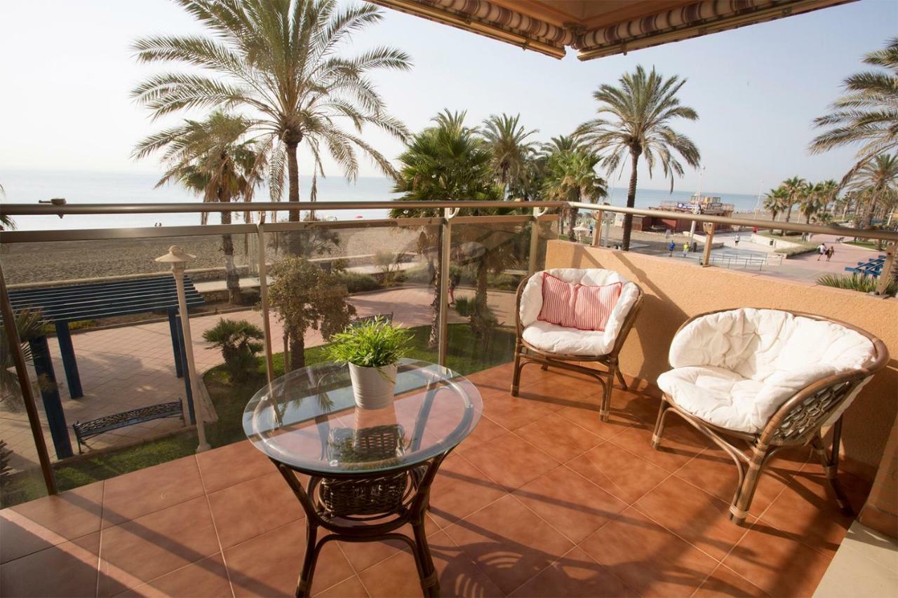 Deluxe Playa Pacifico Apartment Malaga Exterior photo