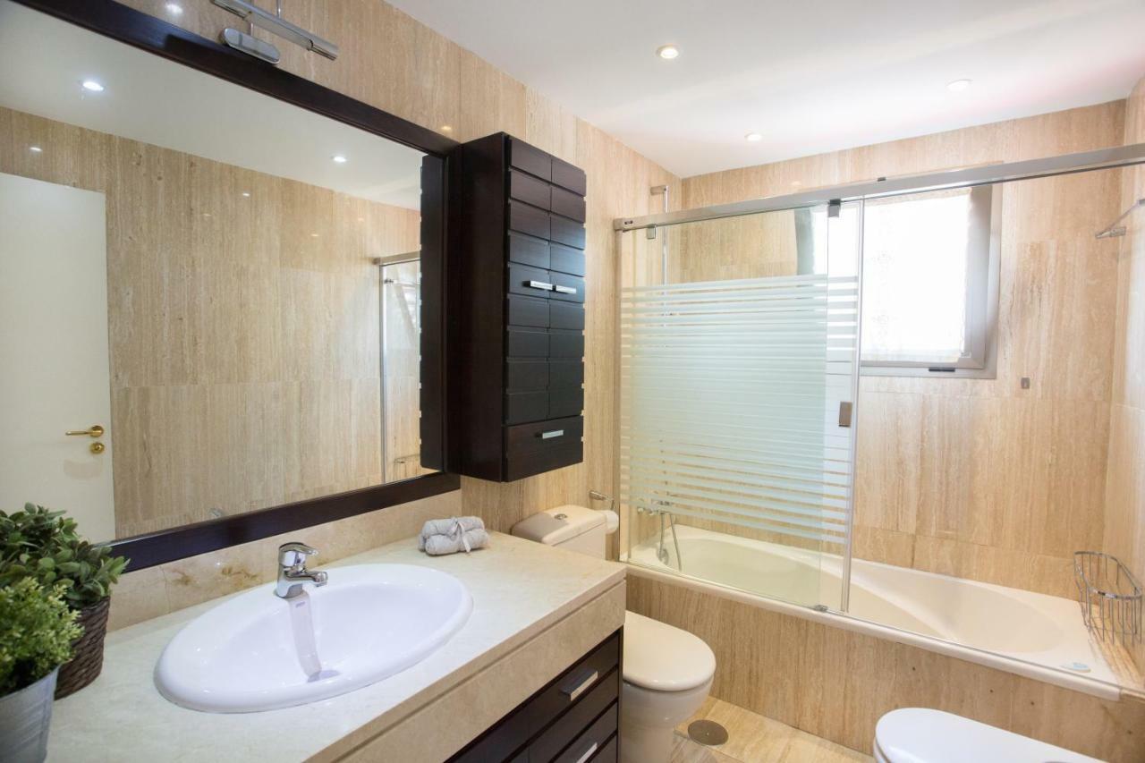 Deluxe Playa Pacifico Apartment Malaga Exterior photo