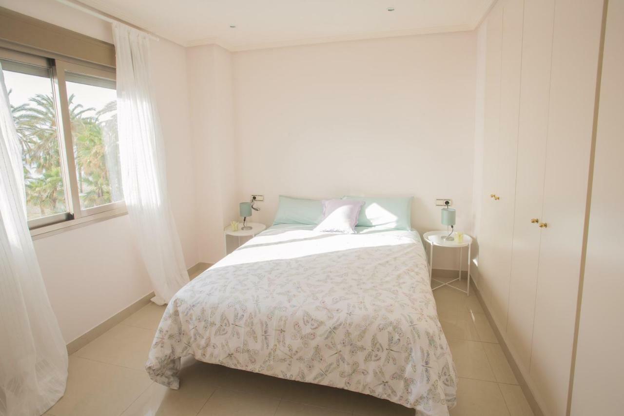 Deluxe Playa Pacifico Apartment Malaga Exterior photo
